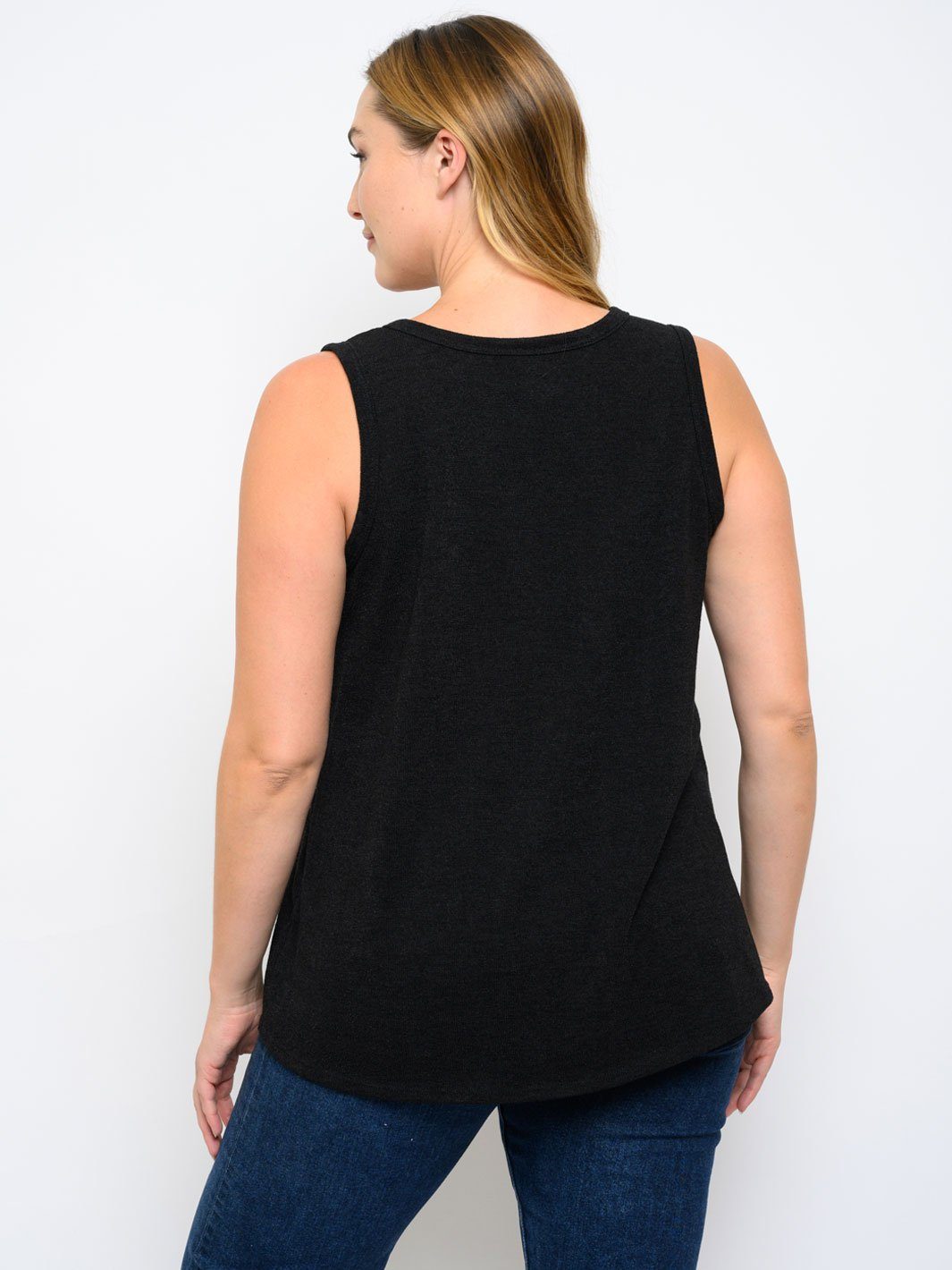 PLUS SIZE SLEEVELESS FRONT POCKET TANK TOP