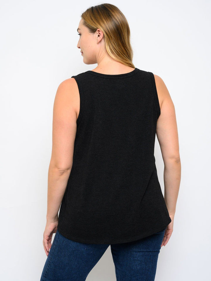 PLUS SIZE SLEEVELESS FRONT POCKET TANK TOP