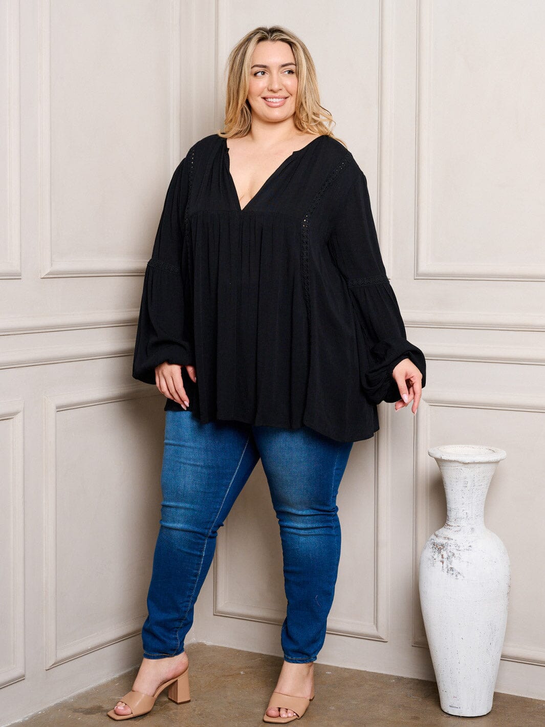 PLUS SIZE LONG SLEEVE V-NECK TUNIC TOP