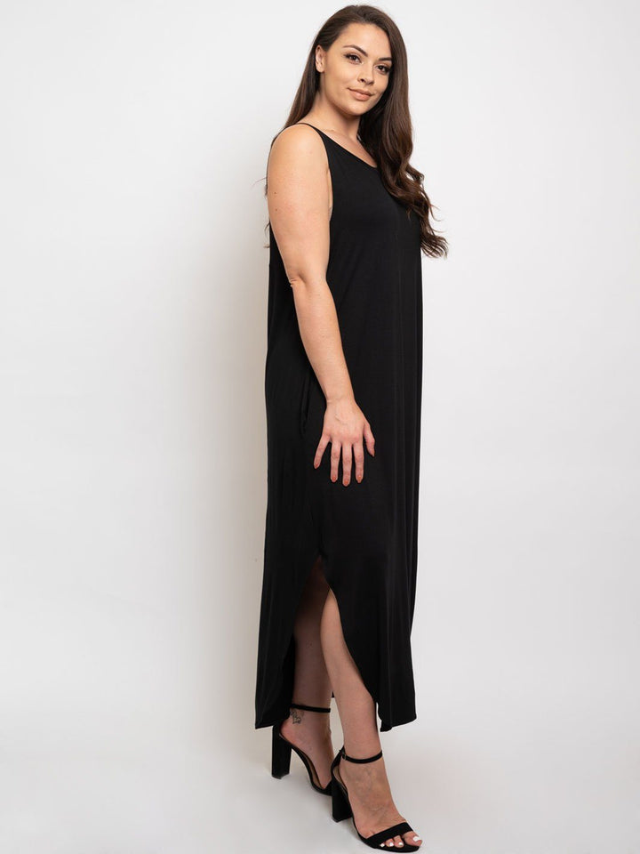 PLUS SIZE MAXI POCKETS DRESS