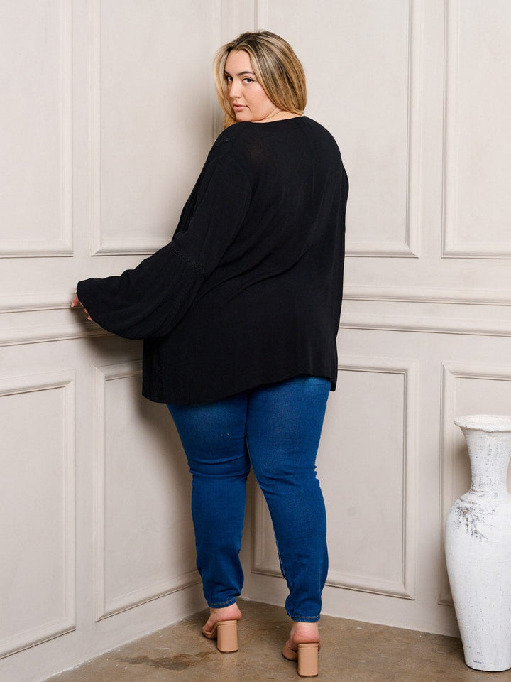 PLUS SIZE LONG SLEEVE V-NECK TUNIC TOP