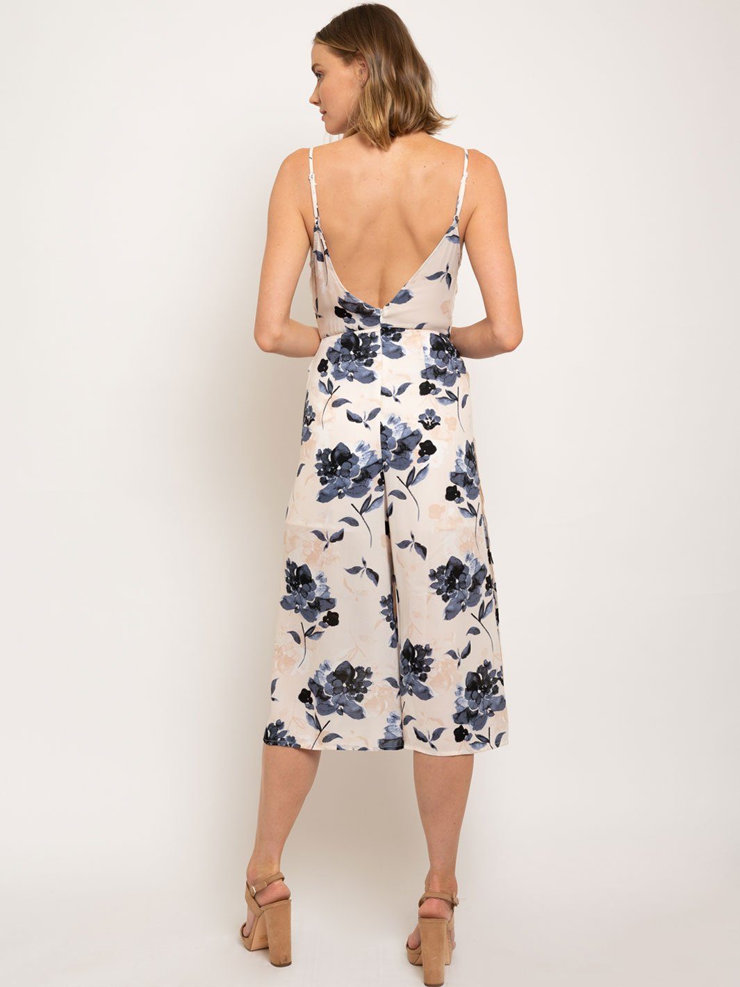 WOMEN'S V-NECK SLEEVELESS JUMPSUIT