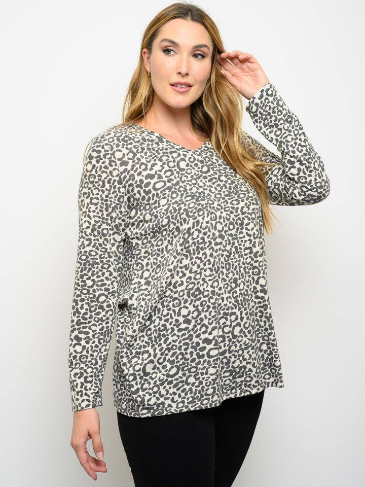 PLUS SIZE ANIMAL PRINT LONG SLEEVE TOP