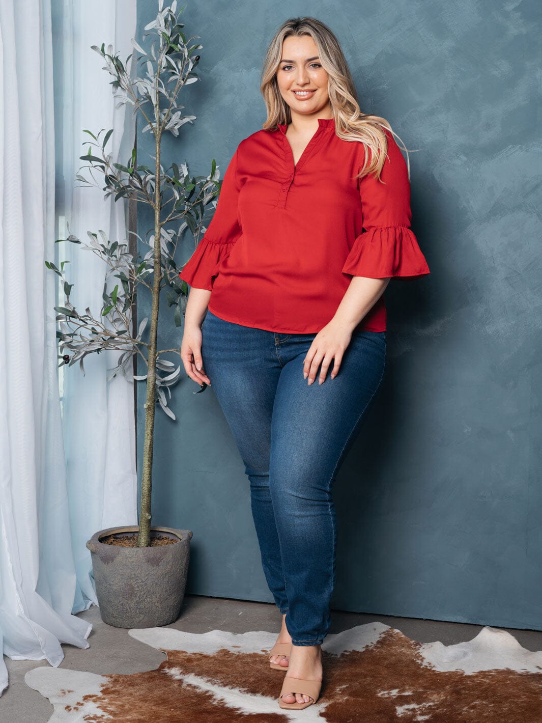 PLUS SIZE RUFFLE 3/4 SLEEVES V-NECK TOP