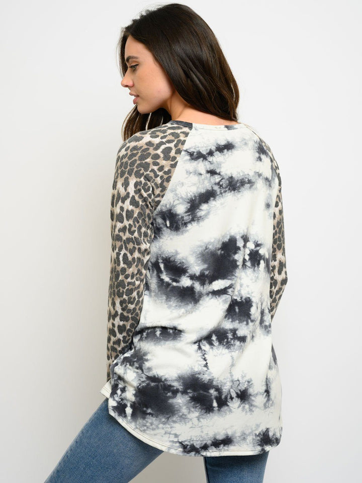 WOMEN'S LONG SLEEVE ANIMAL PRINT TIE DYE CONTRAST TOP