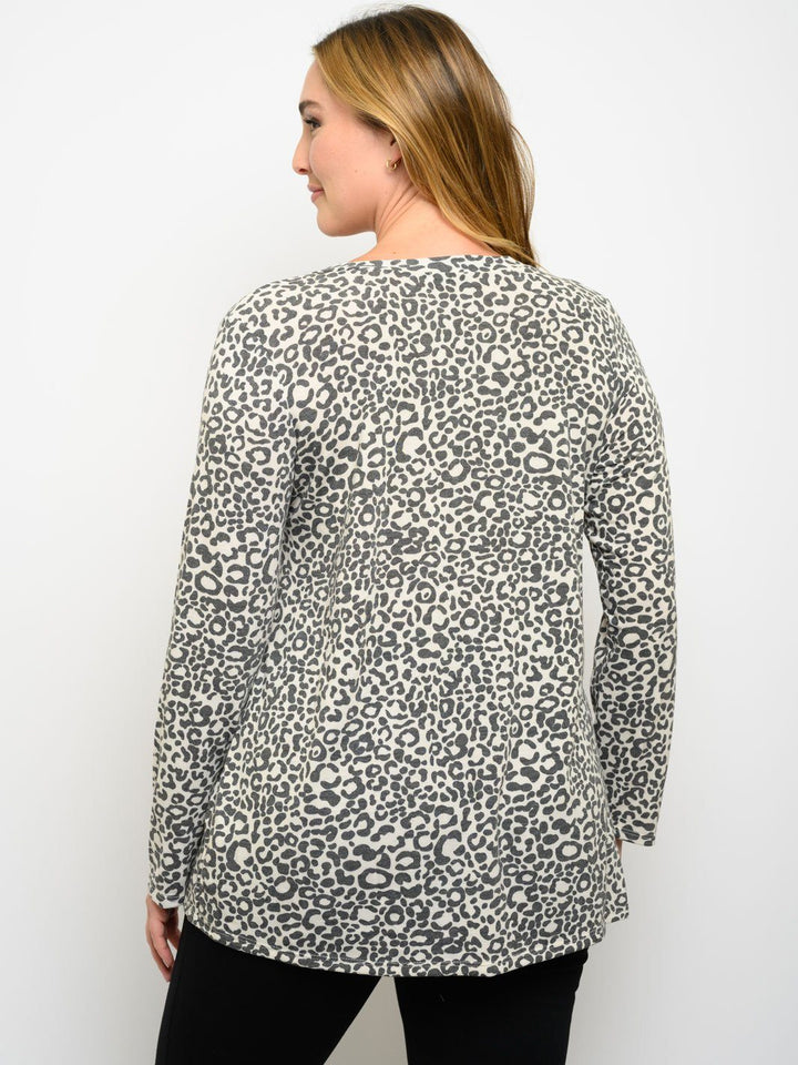 PLUS SIZE ANIMAL PRINT LONG SLEEVE TOP