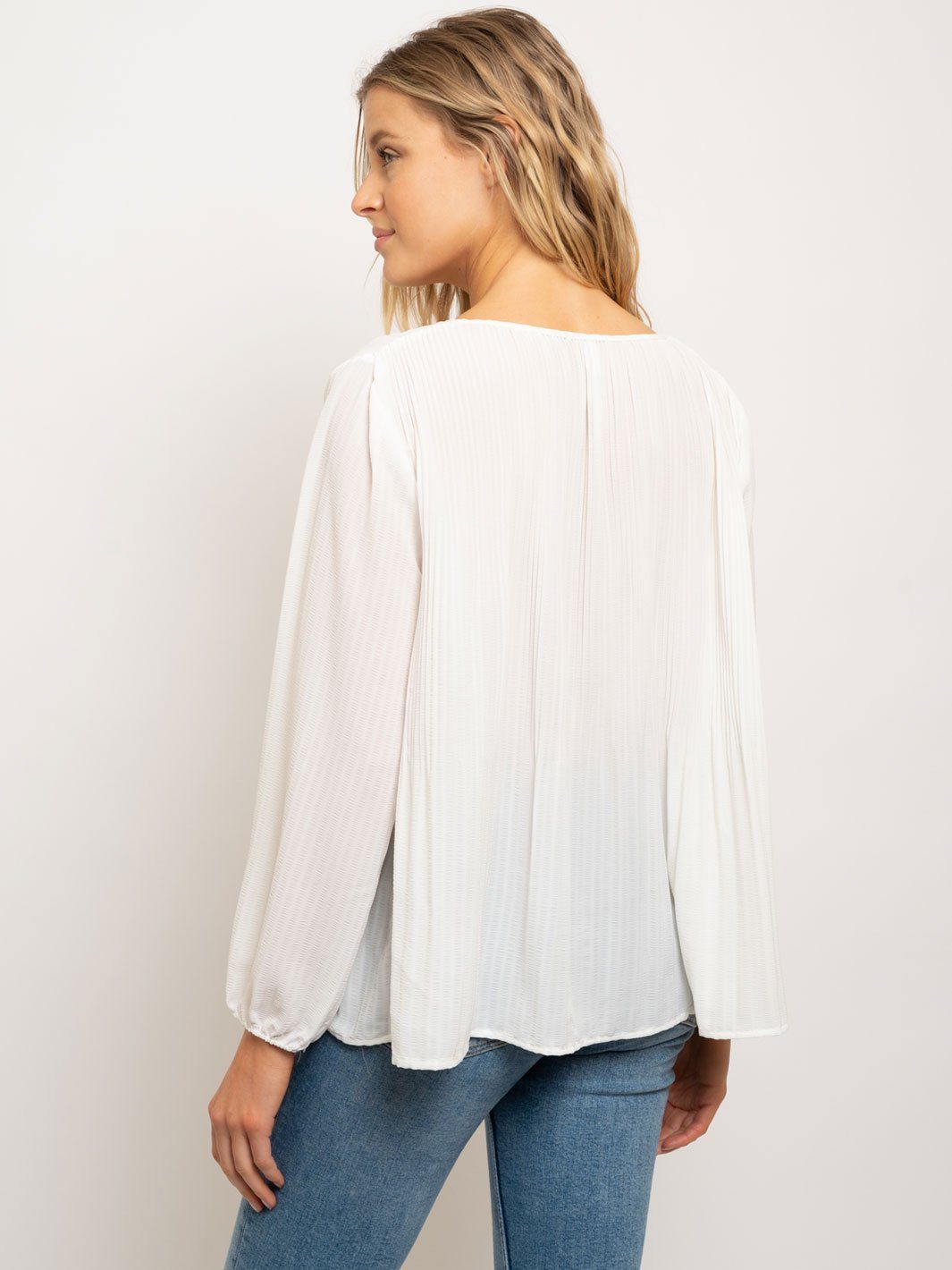 WOMEN'S BROOMSTICK PEASANT TASSEL TRIM TOP