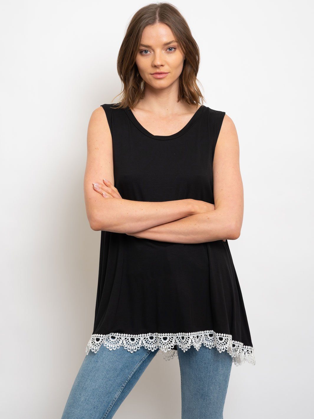 WOMEN'S SLEEVELESS CROCKET DETAILED TOP