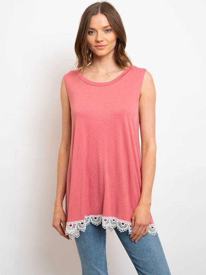 WOMEN'S SLEEVELESS CROCKET DETAILED TOP