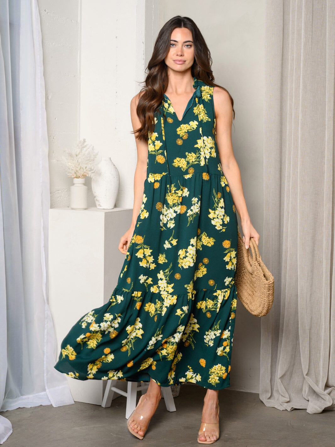 WOMEN'S SLEEVELESS V-NECK FLORAL MAXI DRESS