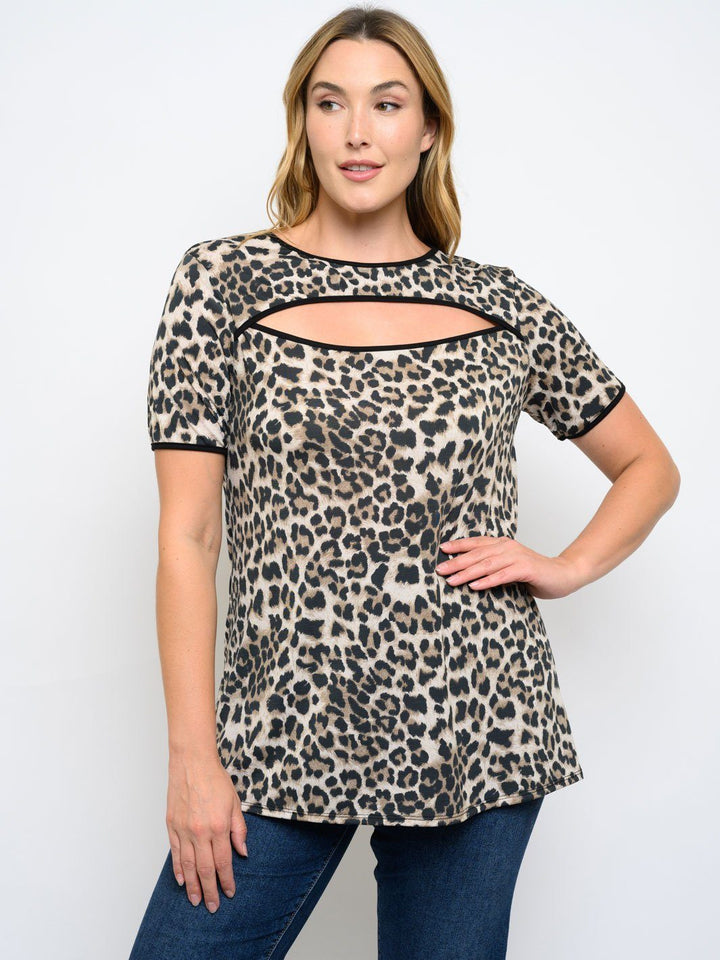 PLUS SIZE ANIMAL PRINT SHORT SLEEVE TOP