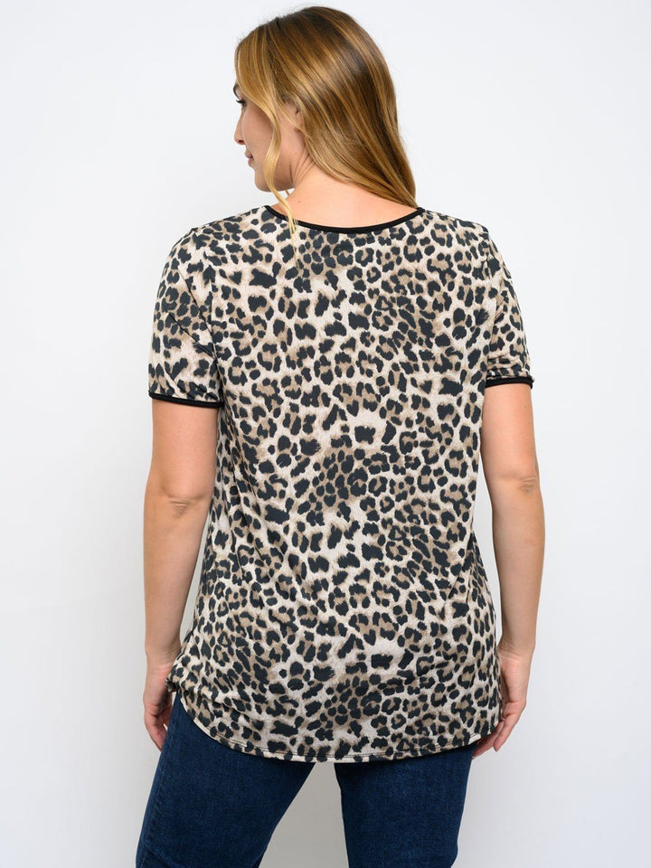 PLUS SIZE ANIMAL PRINT SHORT SLEEVE TOP