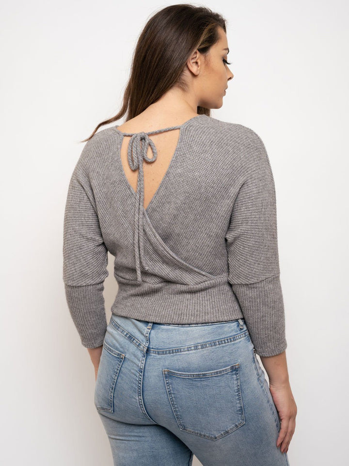 PLUS SIZE LONG SLEEVE V-NECK TOP