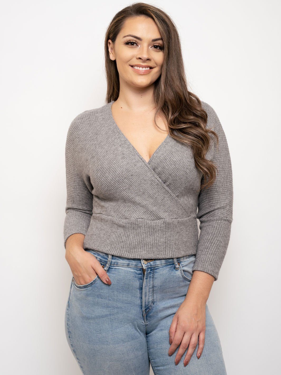 PLUS SIZE LONG SLEEVE V-NECK TOP