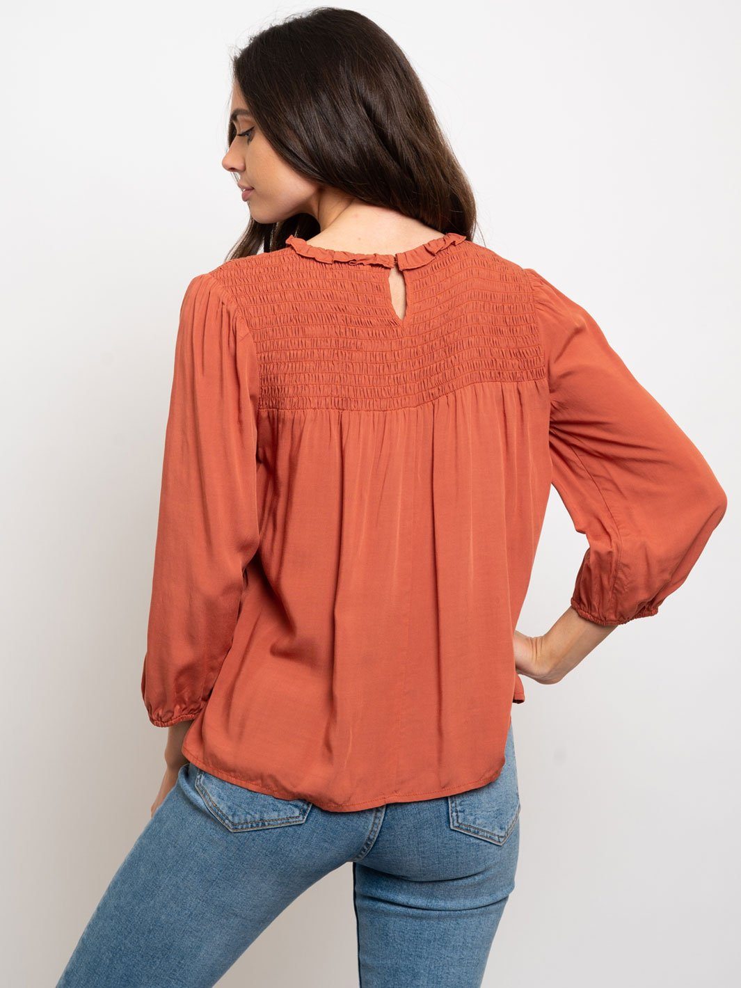 WOMEN'S LONG SLEEVE WITH SMOCKING DETAIL TOP