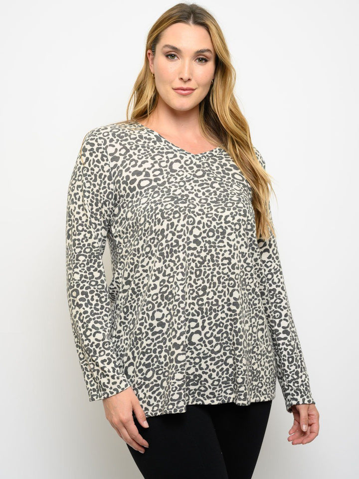 PLUS SIZE ANIMAL PRINT LONG SLEEVE TOP