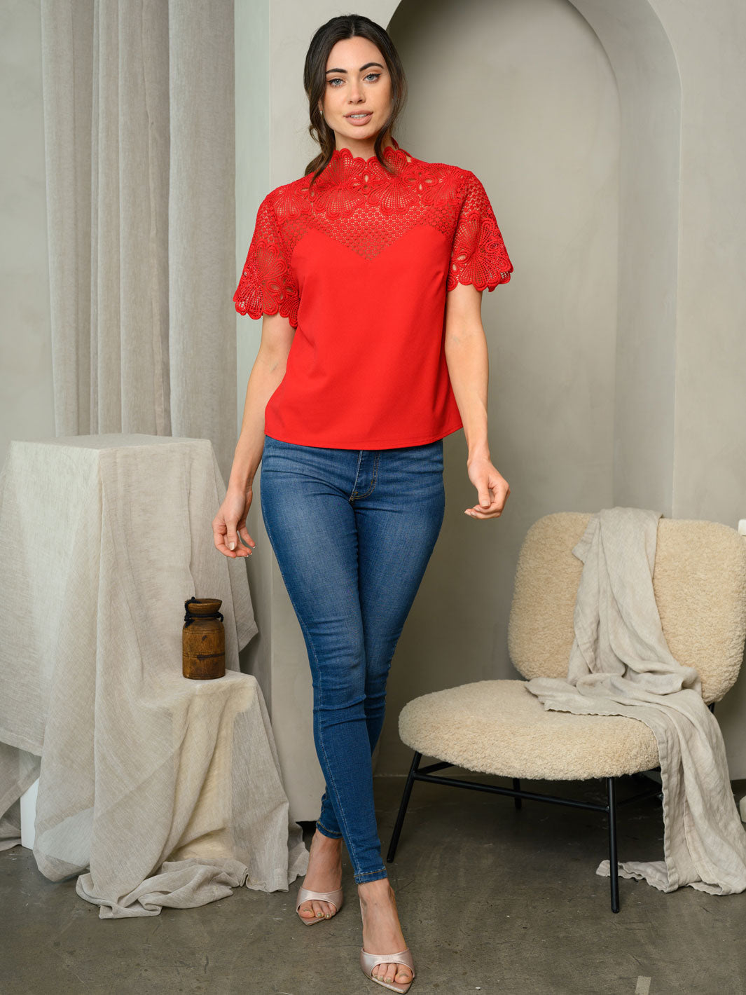 WOMEN'S SHORT SLEEVE LACE CREPE TOP