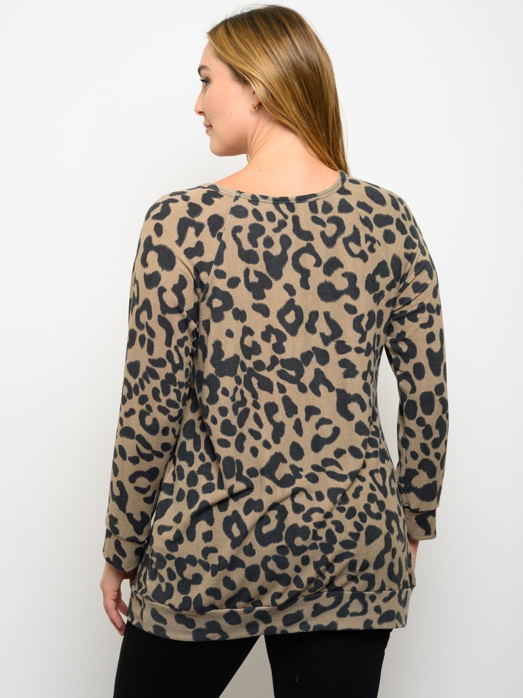 PLUS SIZE ANIMAL PRINT LONG SLEEVE TOP