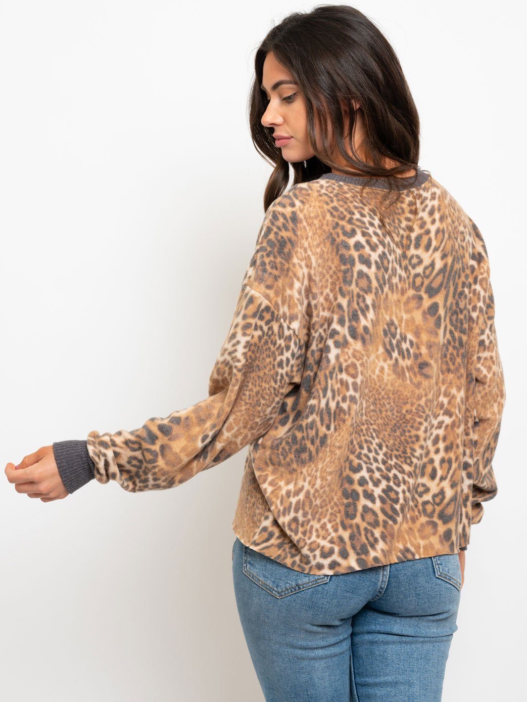 WOMEN'S ANIMAL PRINT LONG SLEEVE TOP