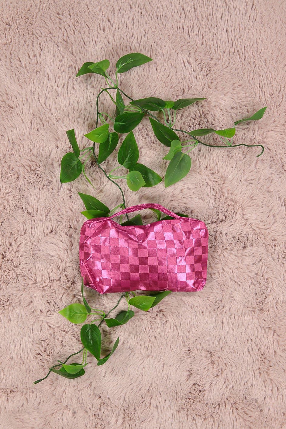 WOMEN'S ASSORTED COLORS COSMETIC BAGS