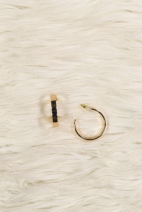 WOMEN'S HOOP EARRING