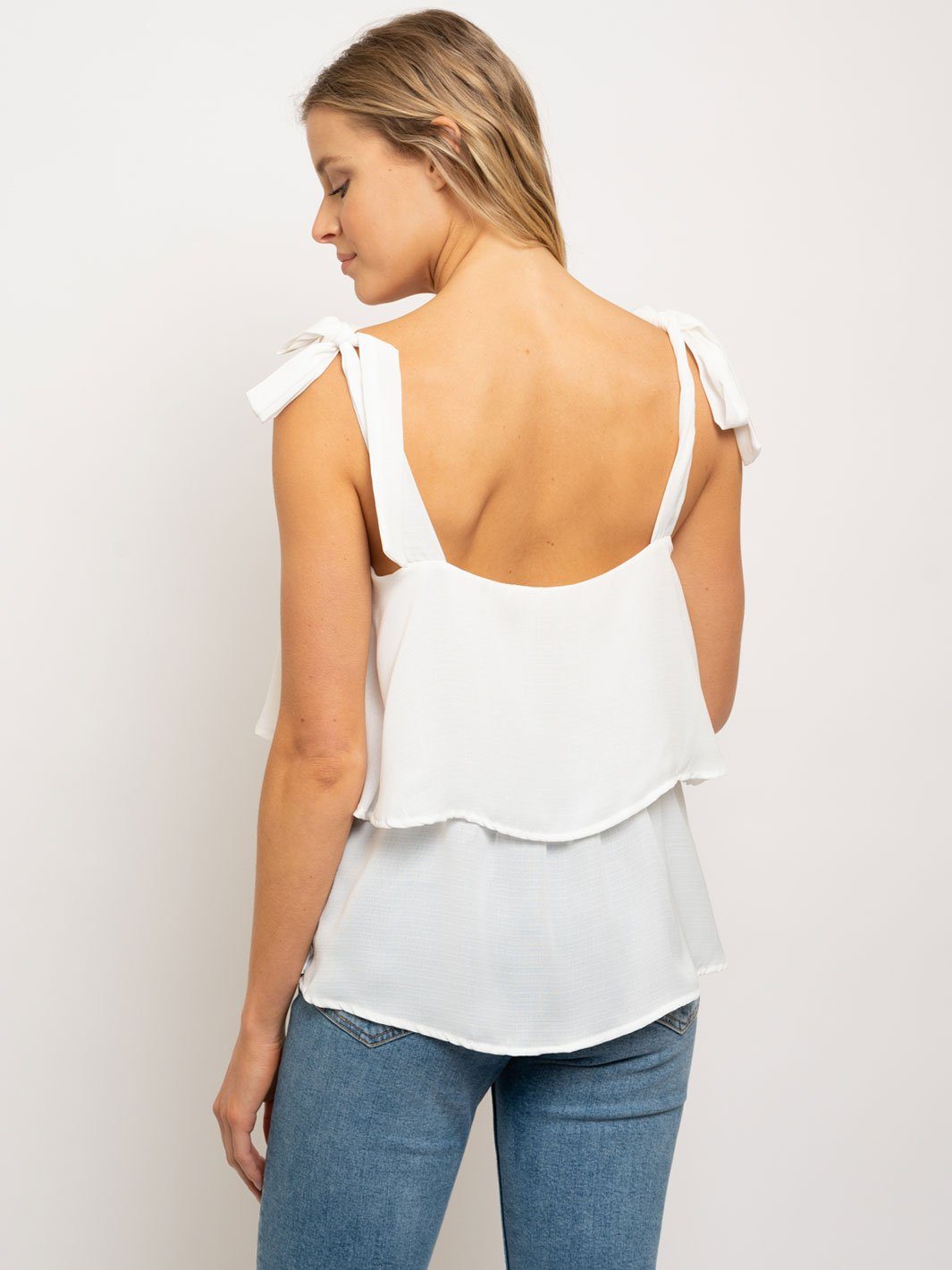 WOMEN'S RUFFLE SLEEVELESS TOP