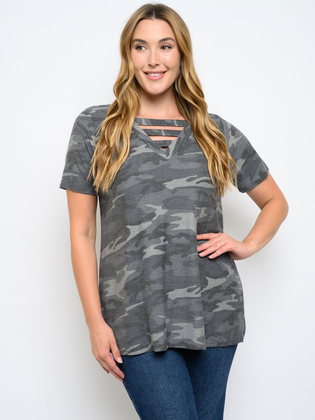 PLUS SIZE SHORT SLEEVE TUNIC CAMO PRINT TOP