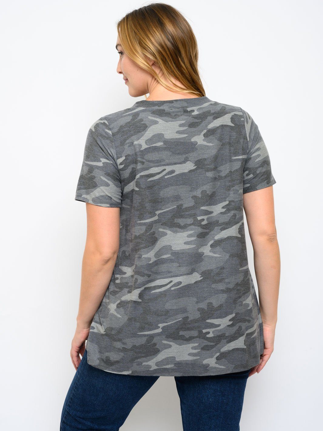 PLUS SIZE SHORT SLEEVE TUNIC CAMO PRINT TOP
