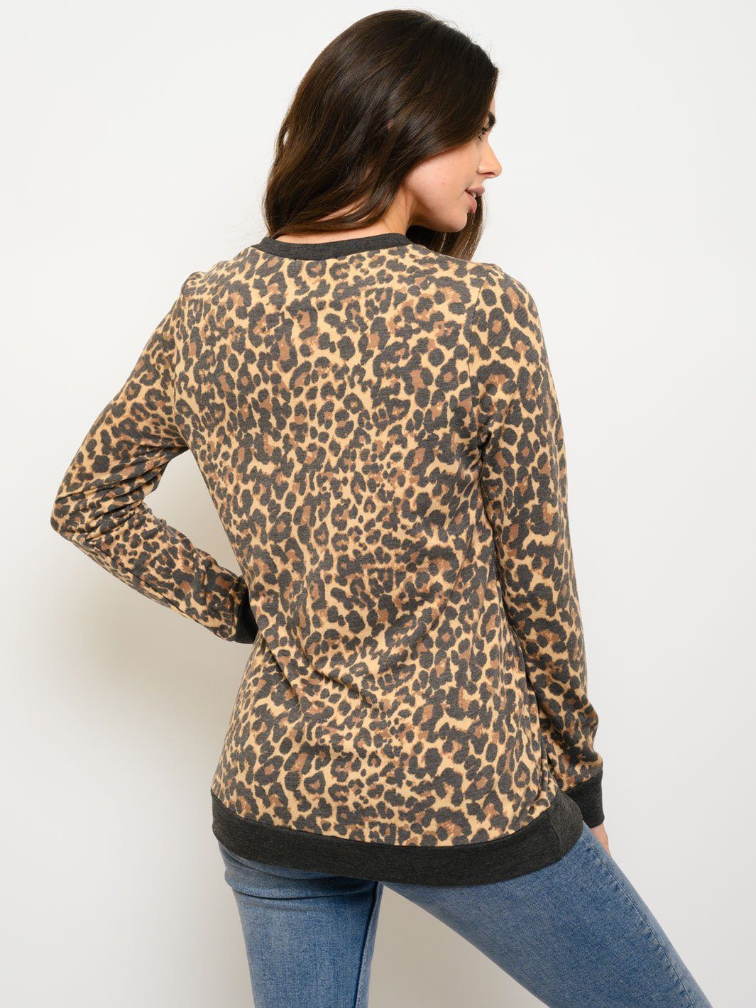 WOMEN'S LONG SLEEVE ANIMAL PRINT TOP