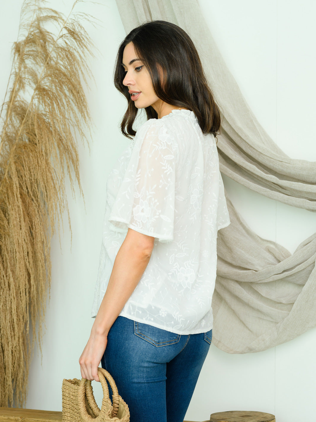 WOMEN'S SHORT SLEEVE LACE TRIMMED TOP