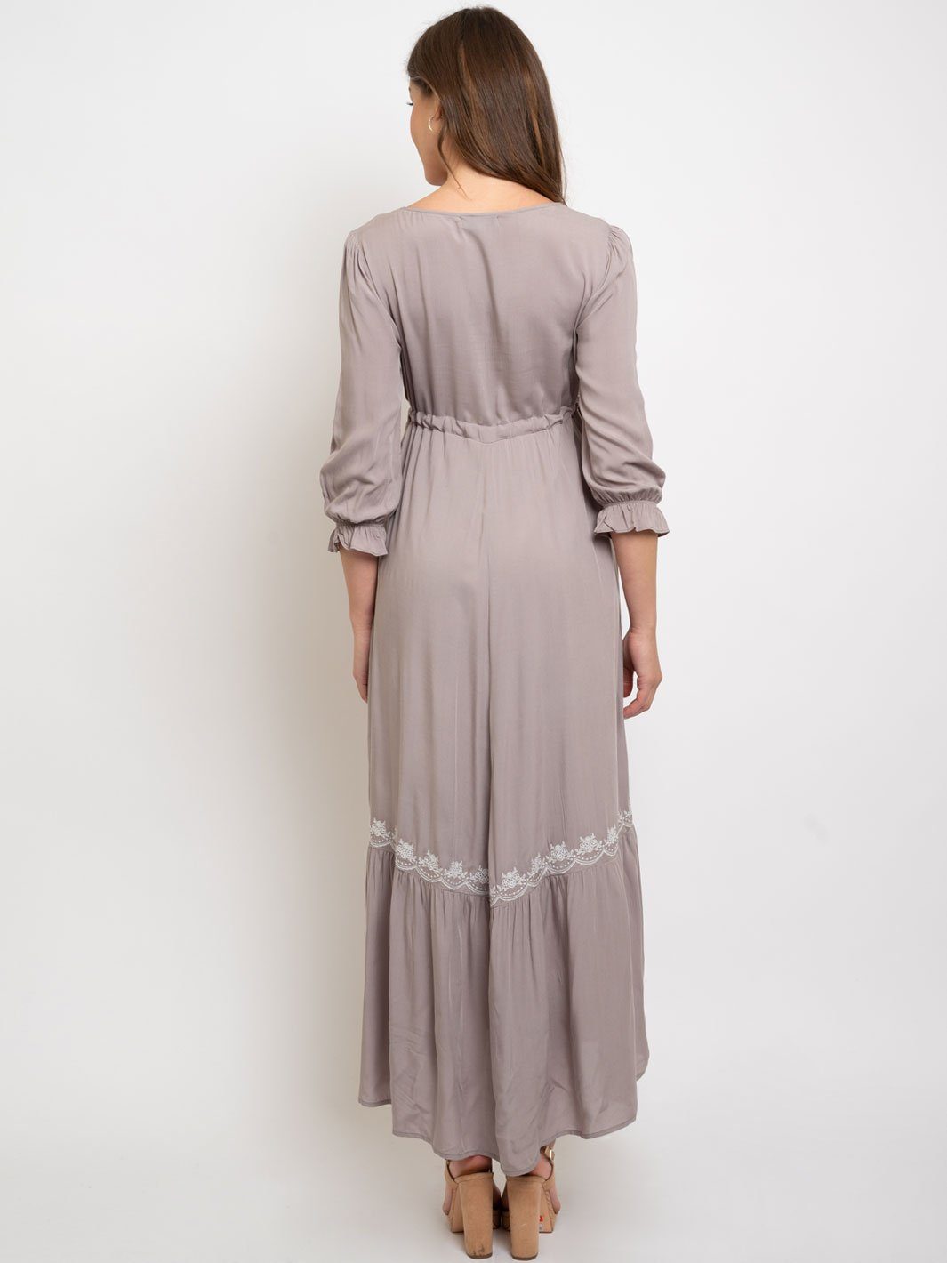 WOMEN'S SCALLOPED NECKLINE EMBROIDERY DETAIL MAXI DRESS