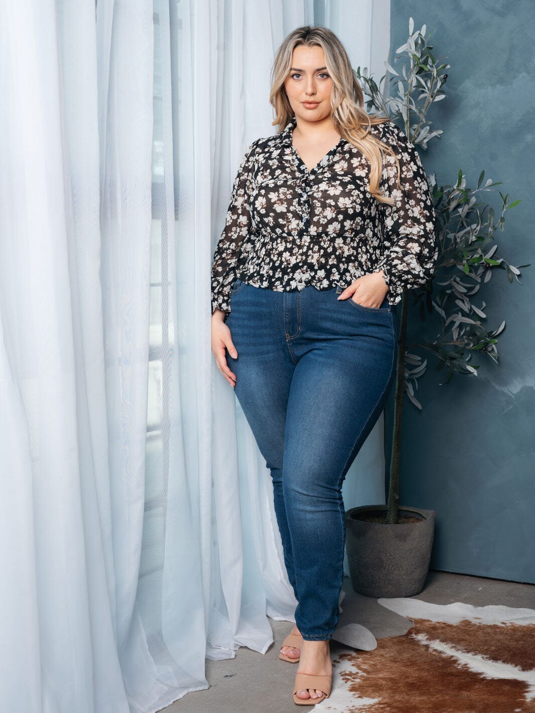 PLUS SIZE LONG SLEEVES BUTTON UP SMOCK FLORAL TOP