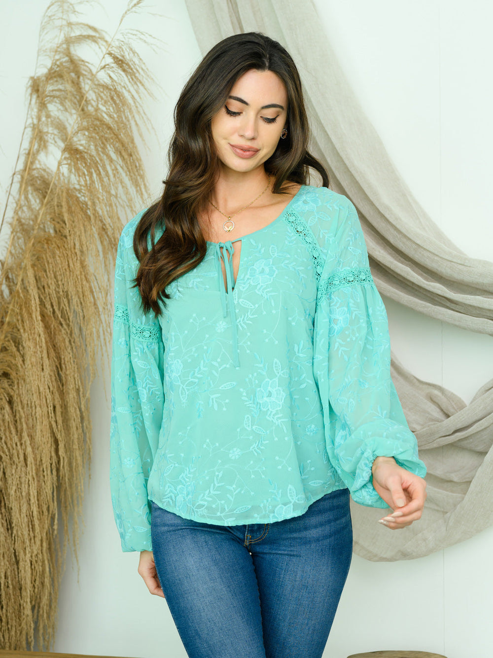 WOMEN'S LONG SLEEVE LACE TRIMMED EMBROIDERY TOP