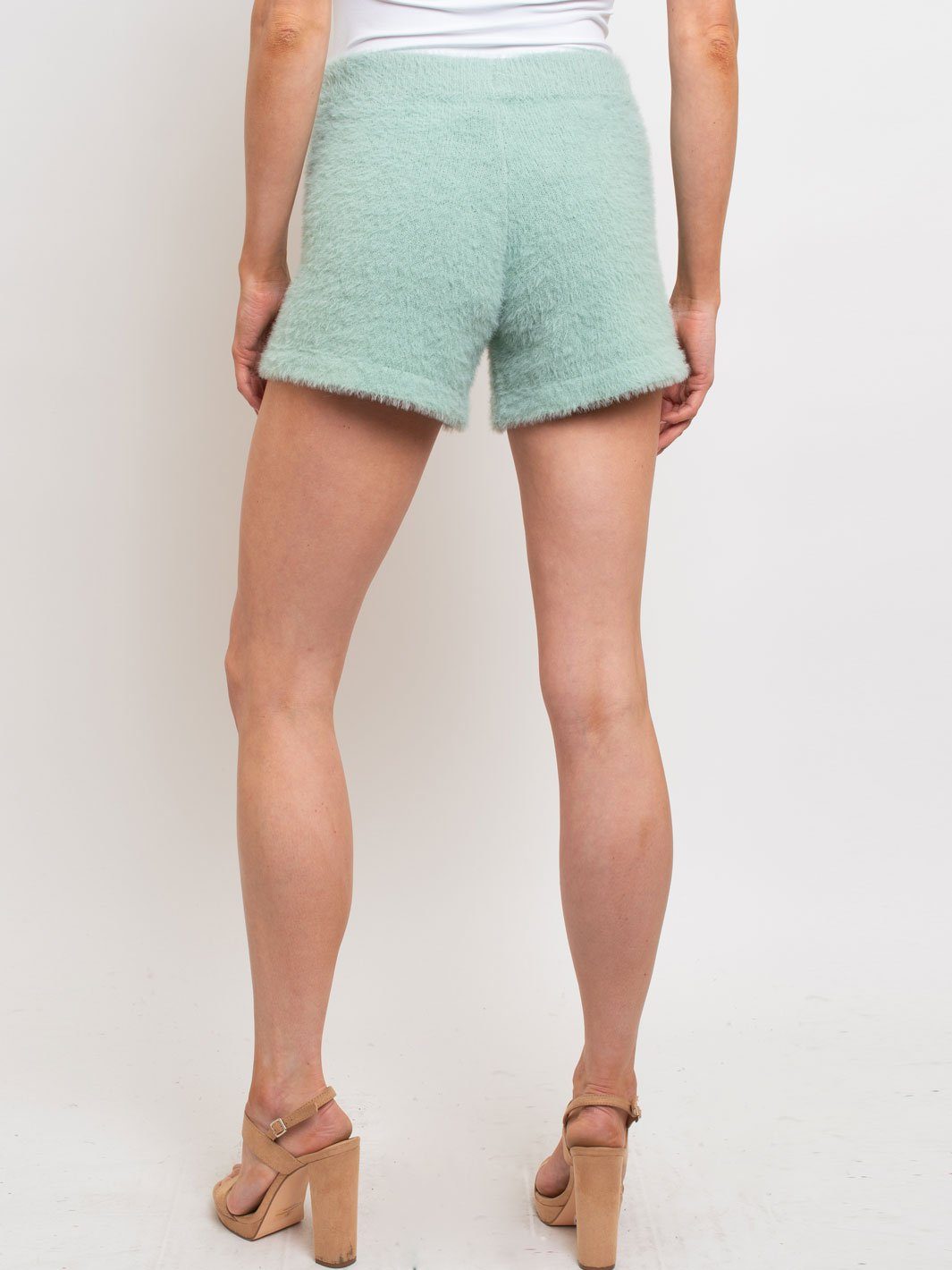 WOMEN'S WEEKEND FUZZY SHORTS