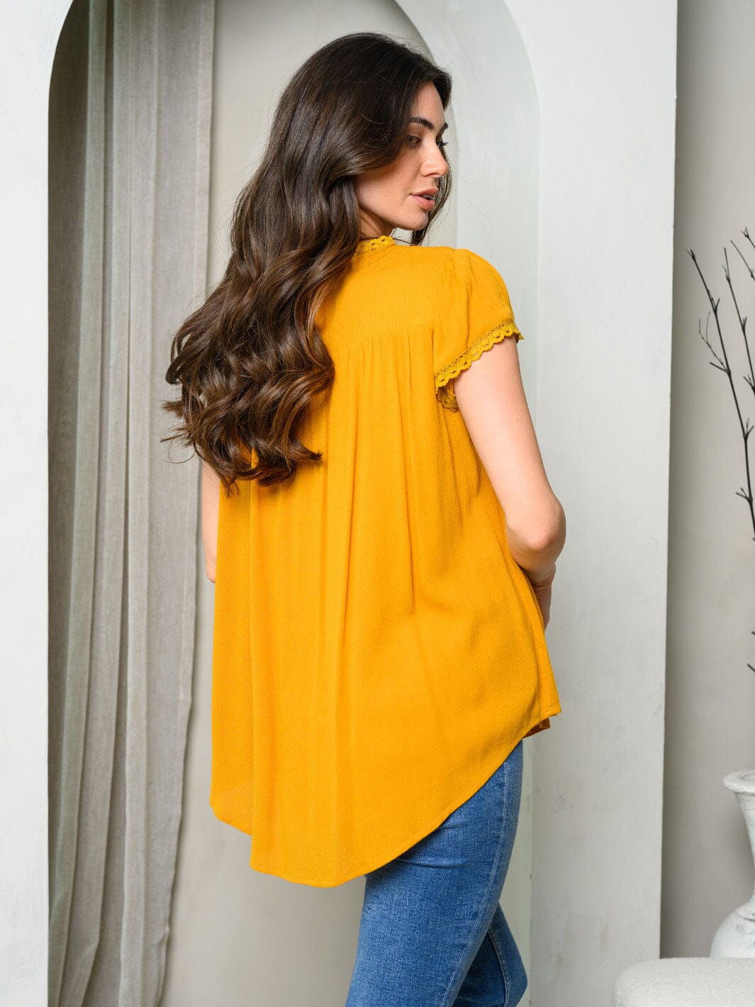 WOMEN'S SHORT SLEEVE EMBROIDERED YOKE LACE TRIM TOP