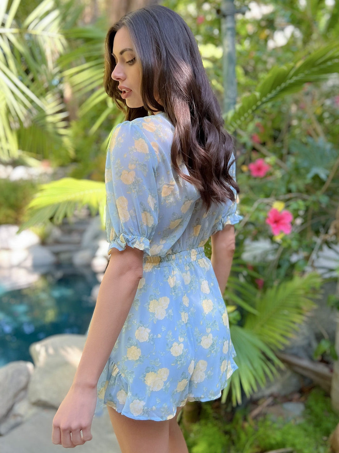 WOMEN'S SHORT SLEEVE SURPLICE FLORAL ROMPER