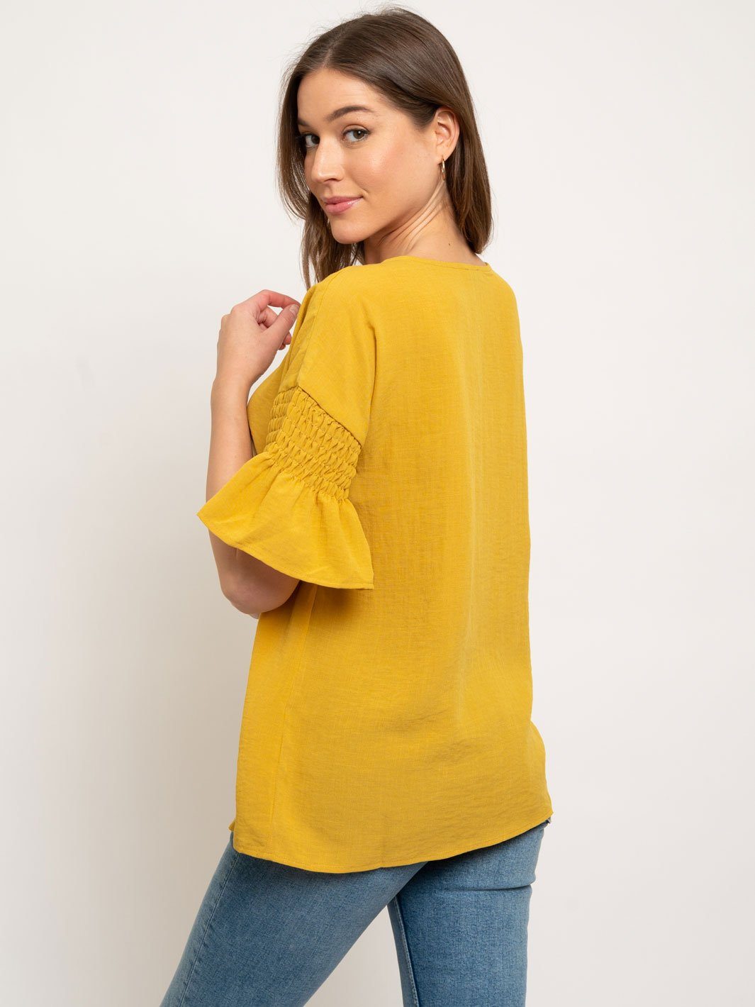 WOMEN'S SMOCKED RUFFLE SLEEVE WOVEN TOP