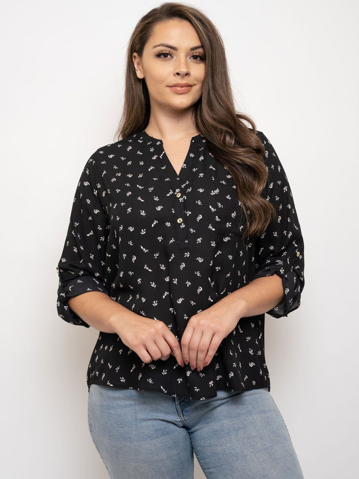 PLUS SIZE FLORAL V-NECK TOP