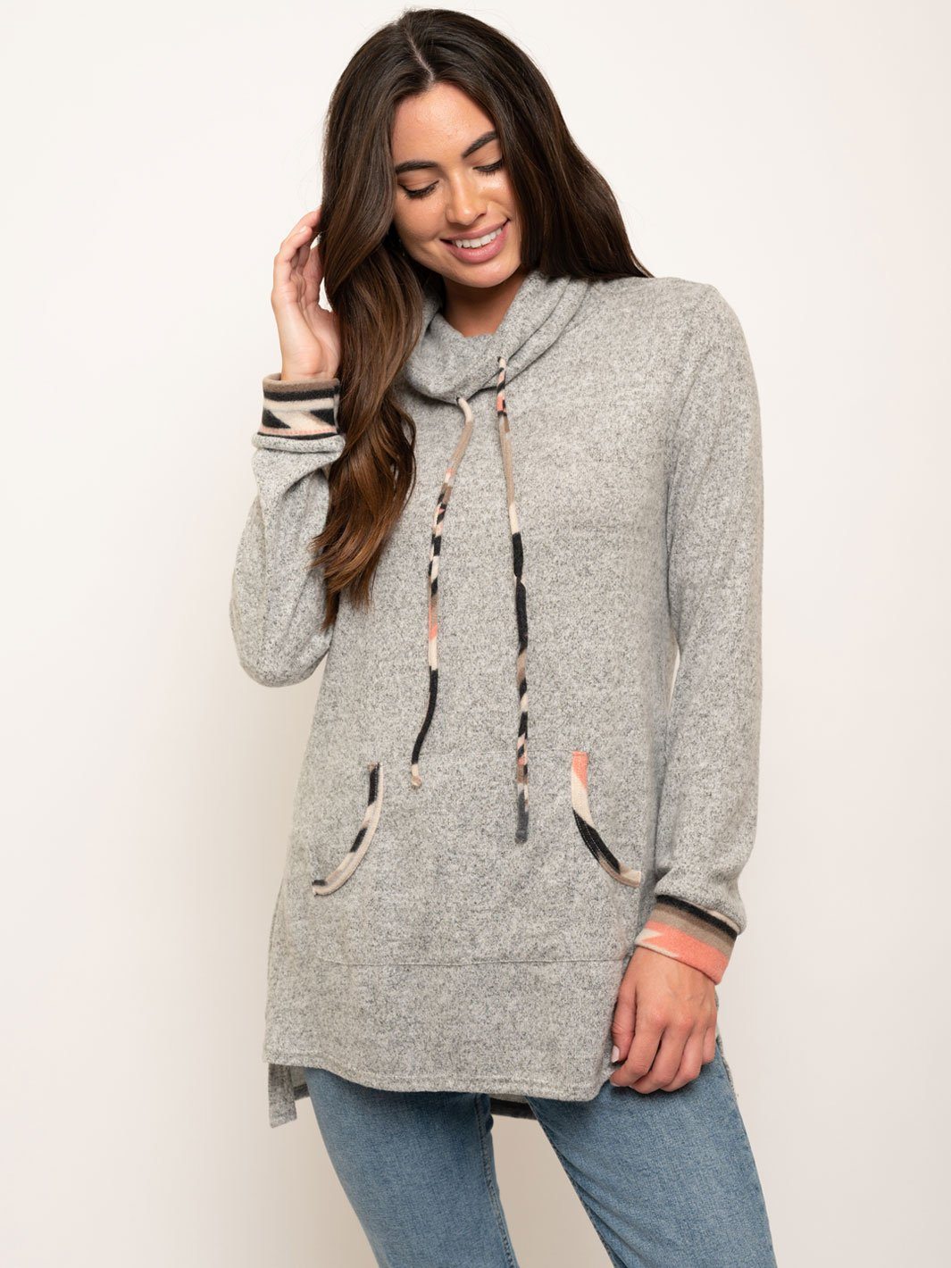 WOMEN'S LONG SLEEVE PRINT DETAIL TOP