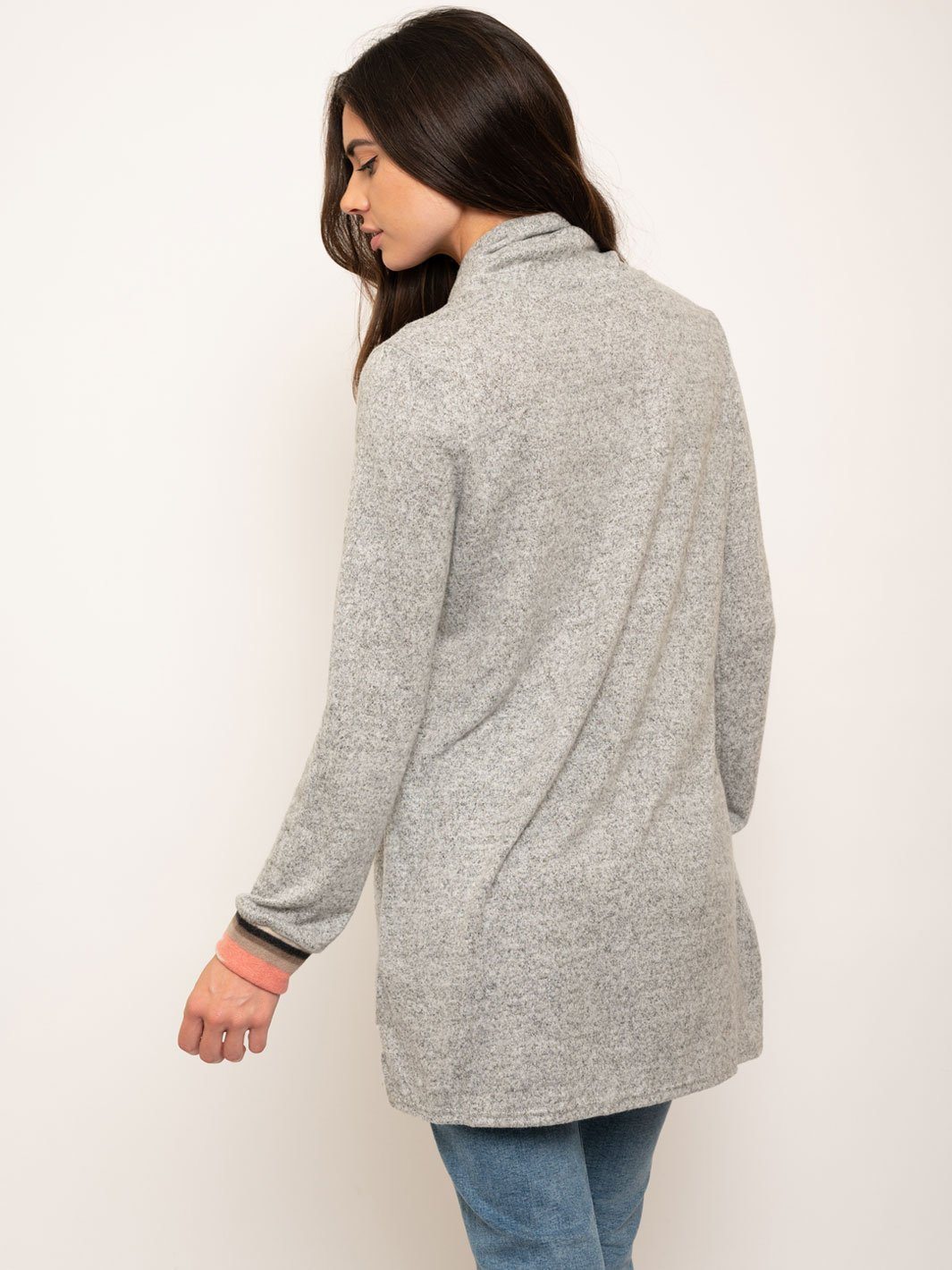 WOMEN'S LONG SLEEVE PRINT DETAIL TOP