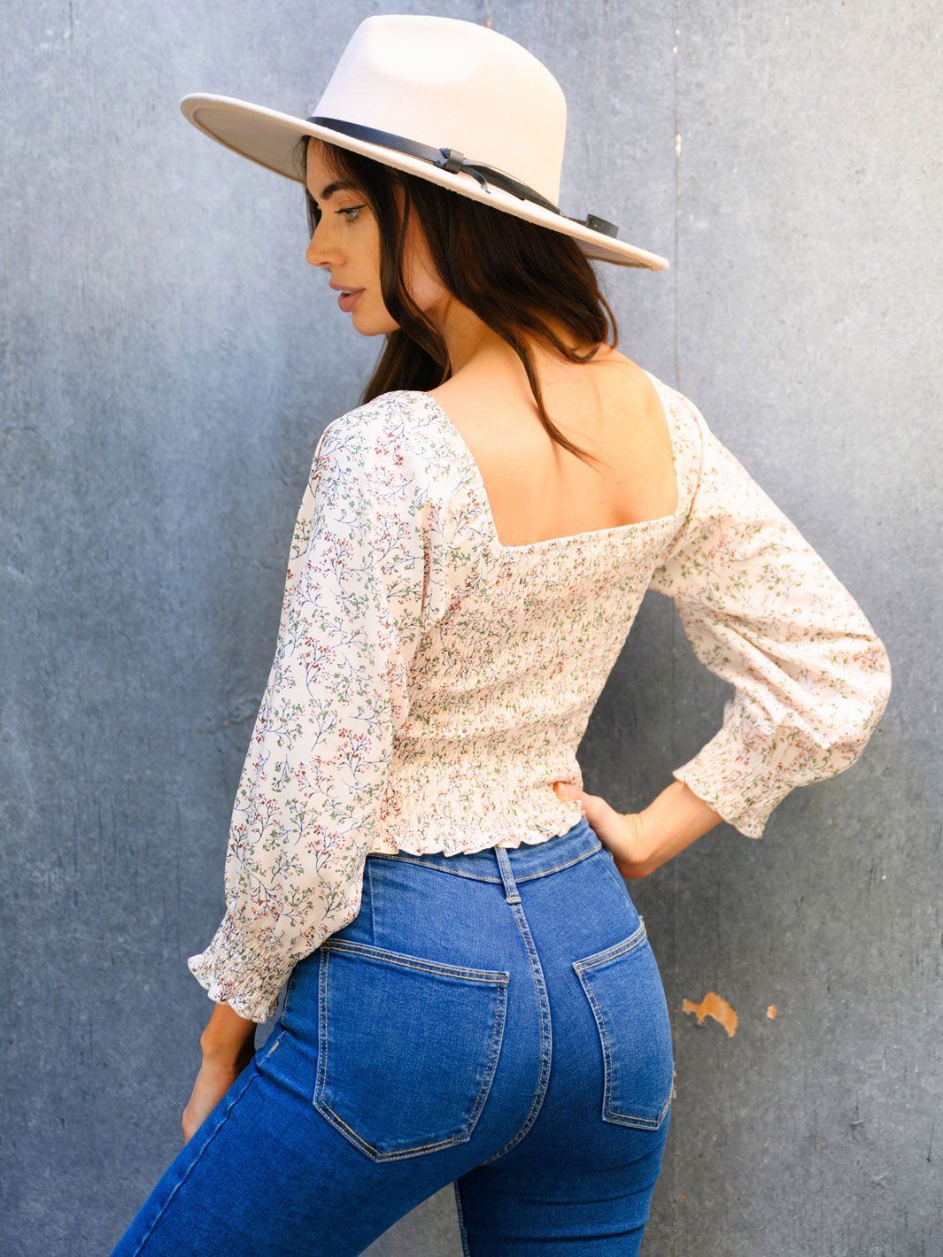 WOMEN'S SMOCKED FLORAL LONG SLEEVE CROP TOP