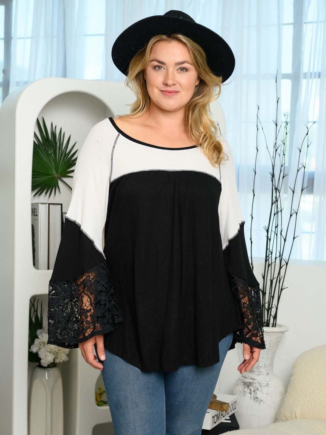 PLUS SIZE LONG BELL SLEEVE LACE TUNIC TOP