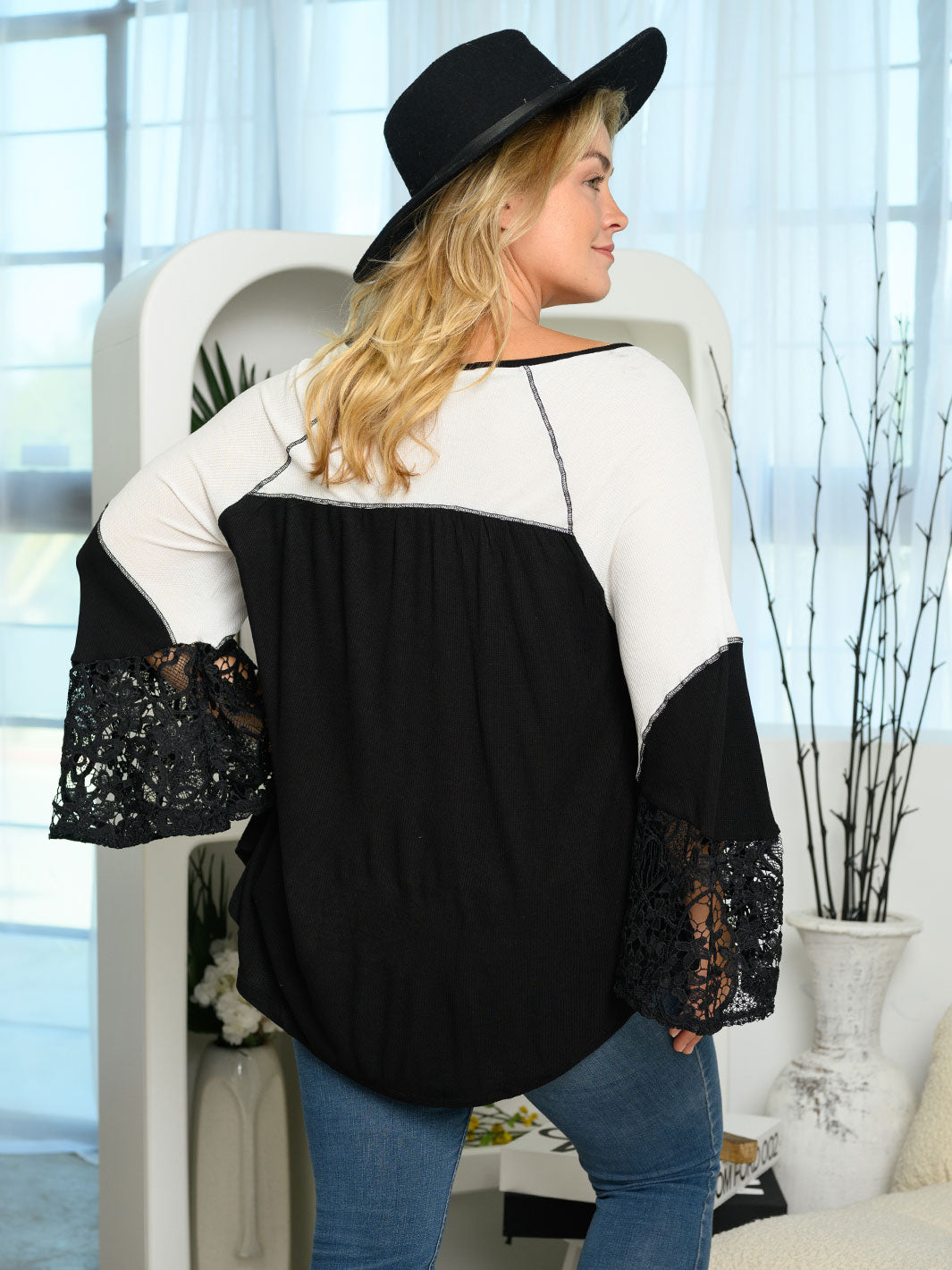 PLUS SIZE LONG BELL SLEEVE LACE TUNIC TOP