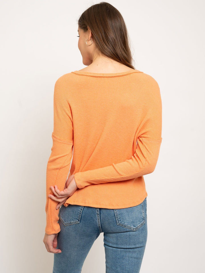 WOMEN'S LONG SLEEVE KNIT TOP