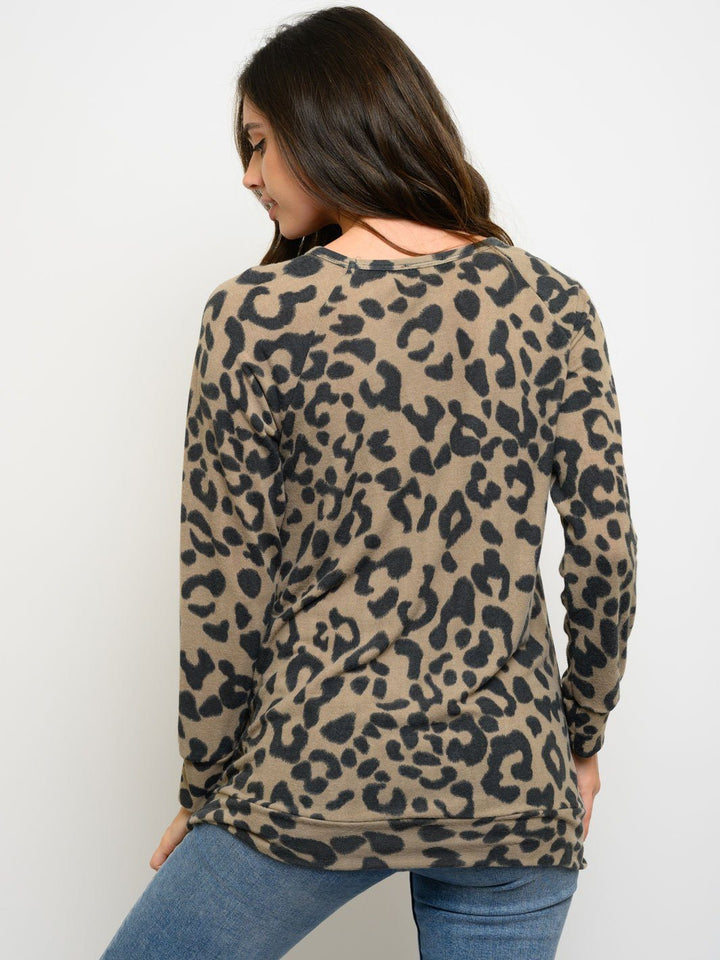 WOMEN'S ANIMAL PRINT LONG SLEEVE TOP