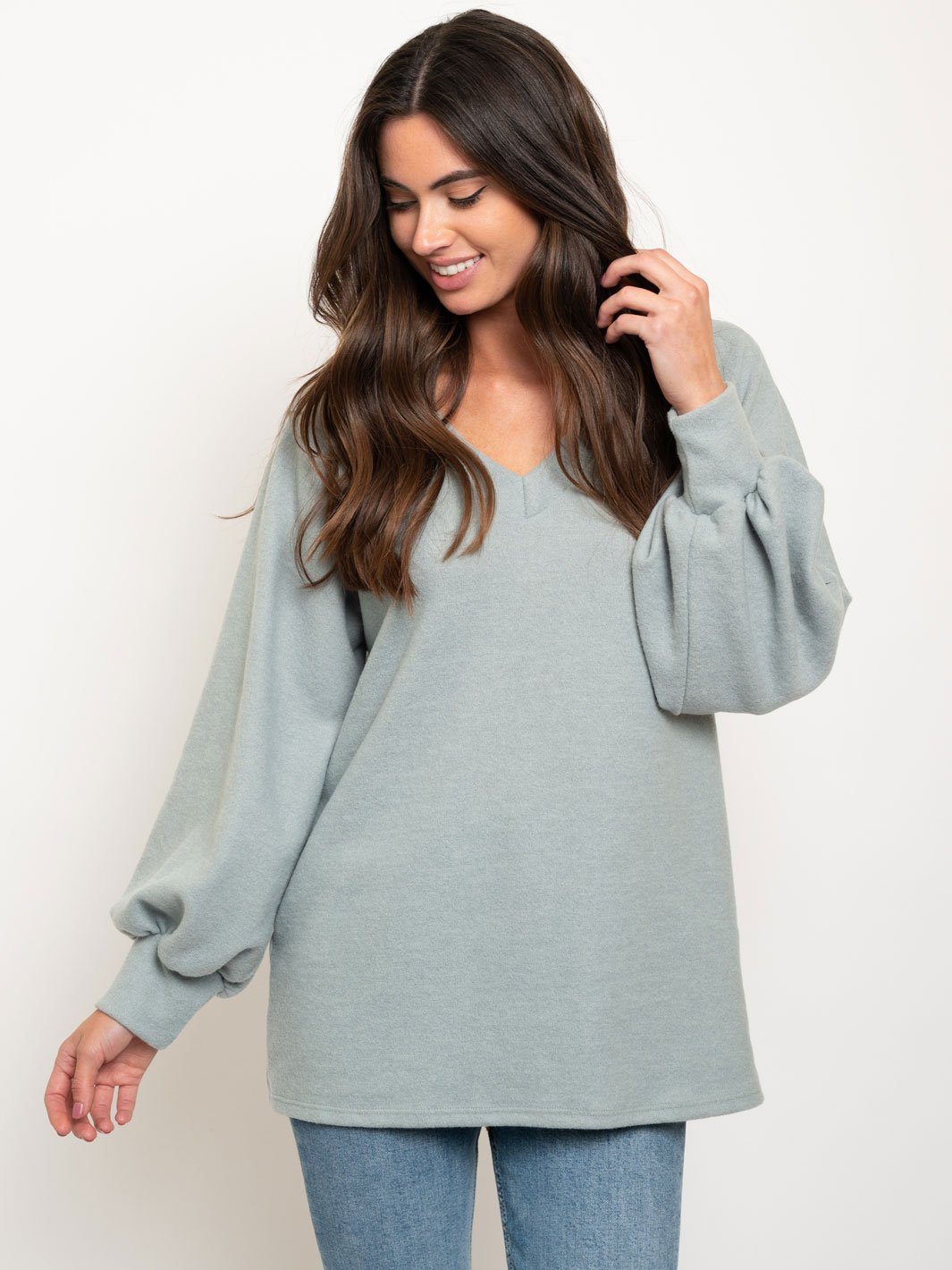 WOMEN'S LONG SLEEVE V-NECK TOP
