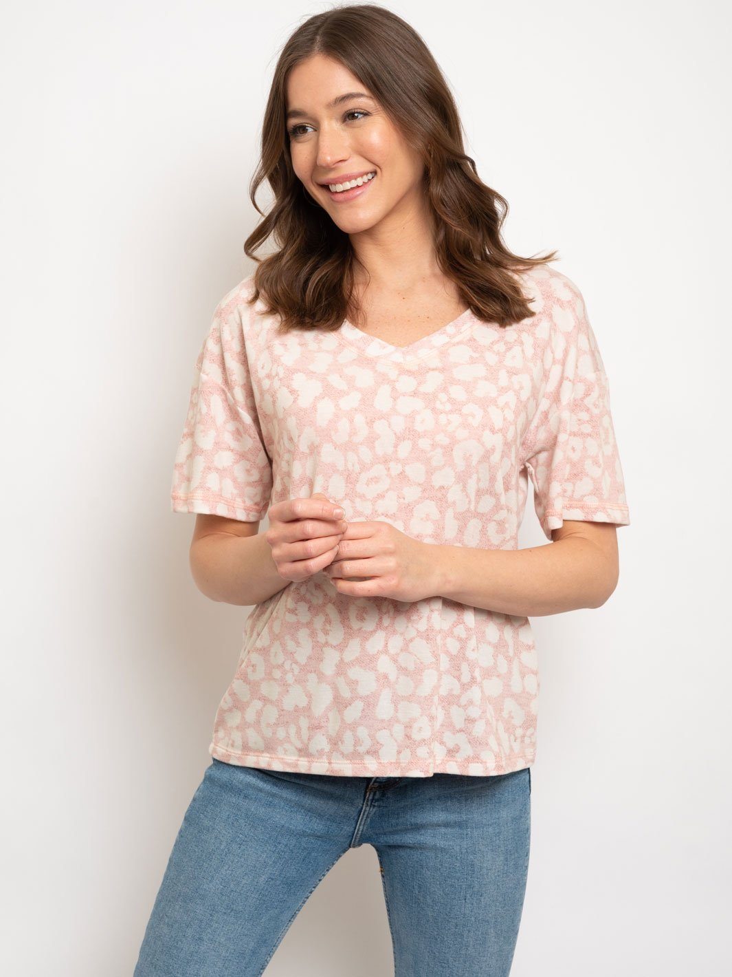 WOMEN'S V-NECK SHORT SLEEVE TOP