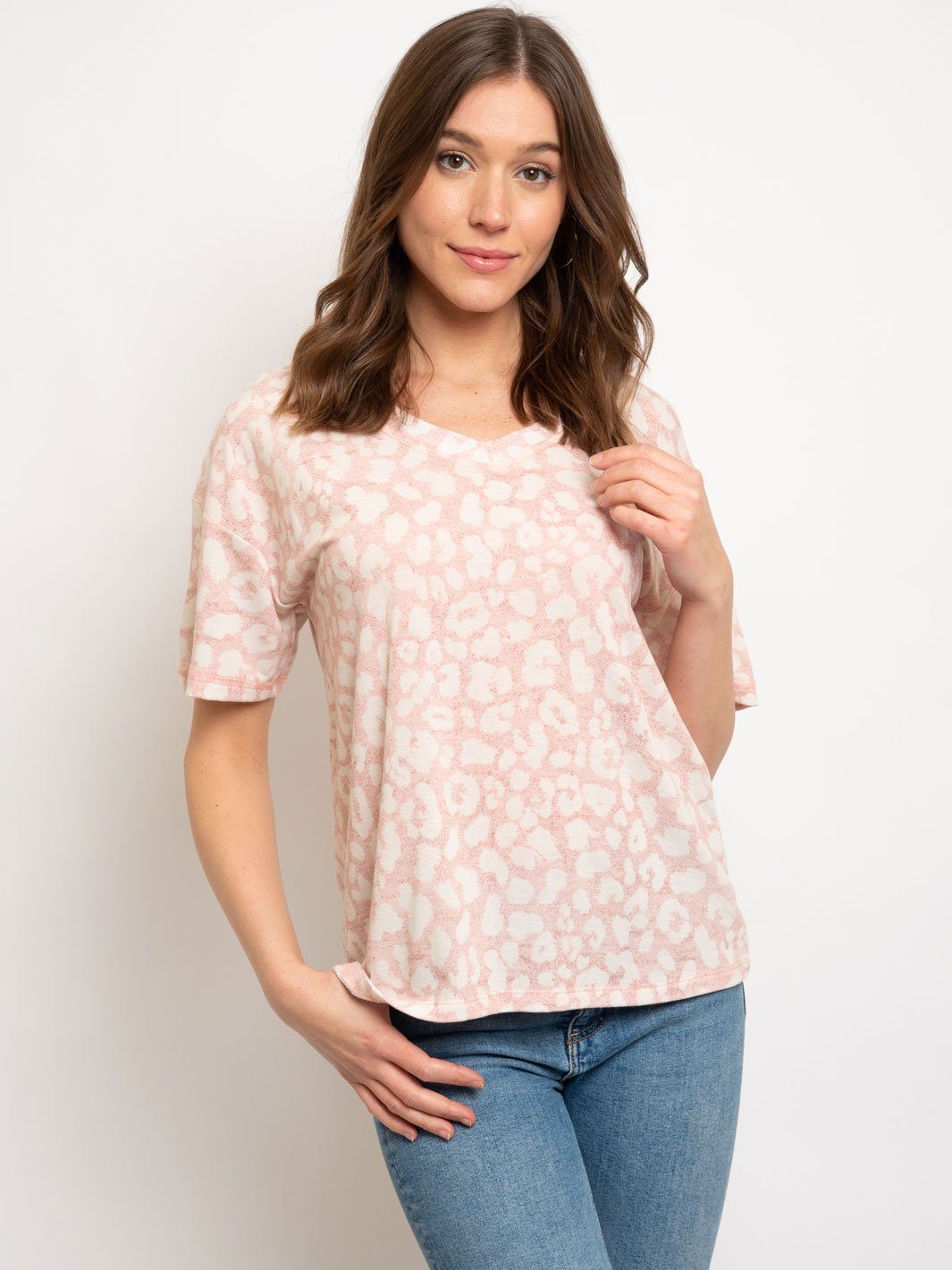 WOMEN'S V-NECK SHORT SLEEVE TOP
