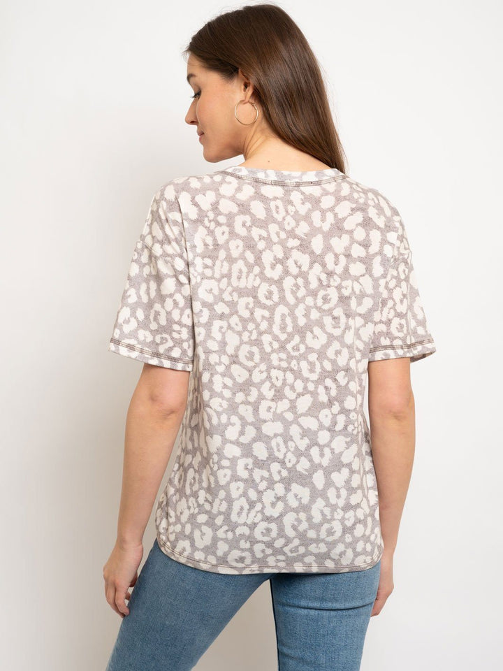 WOMEN'S V-NECK SHORT SLEEVE TOP