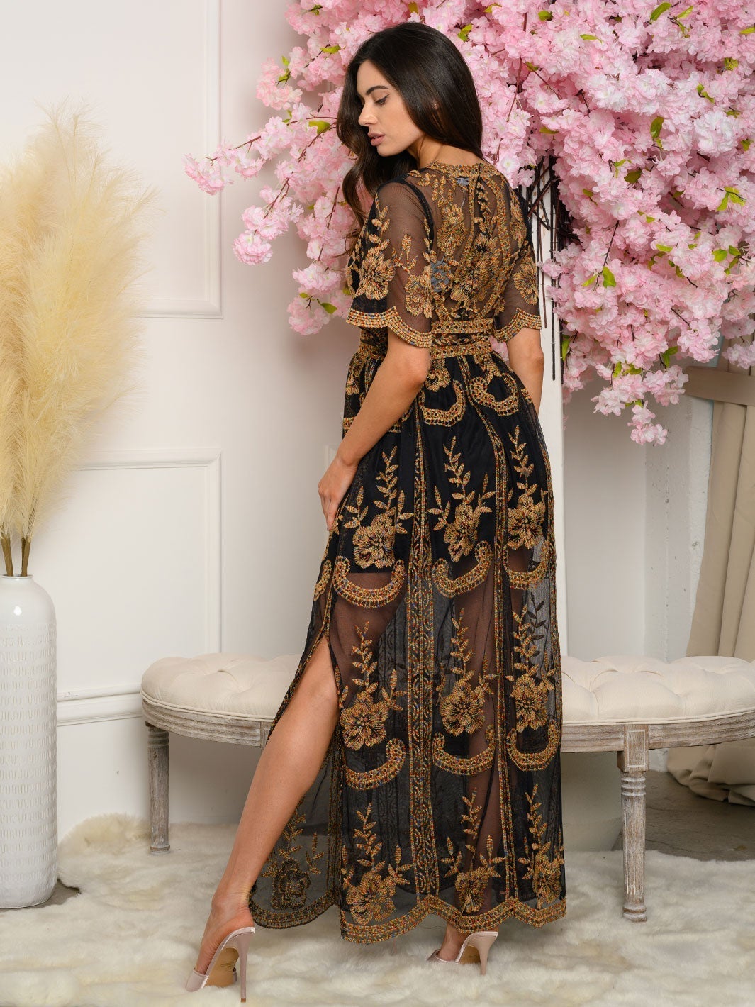 WOMEN'S V-NECK LACE MAXI DRESS